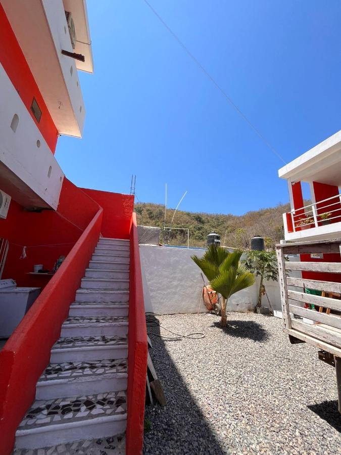 Hotel Y Bungalows Bugambilias سان باتريسيو ميلاكي المظهر الخارجي الصورة